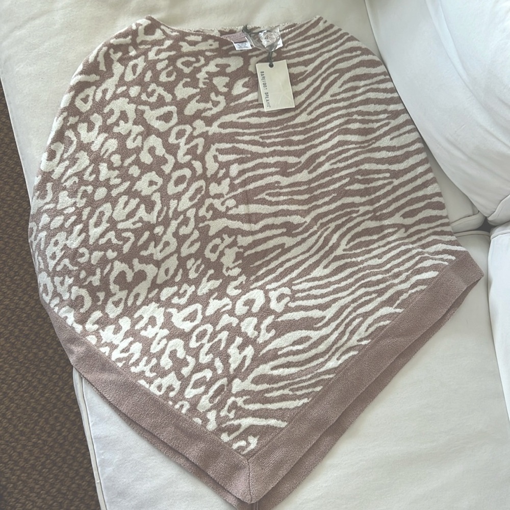 Barefoot Dreams Poncho NWT
